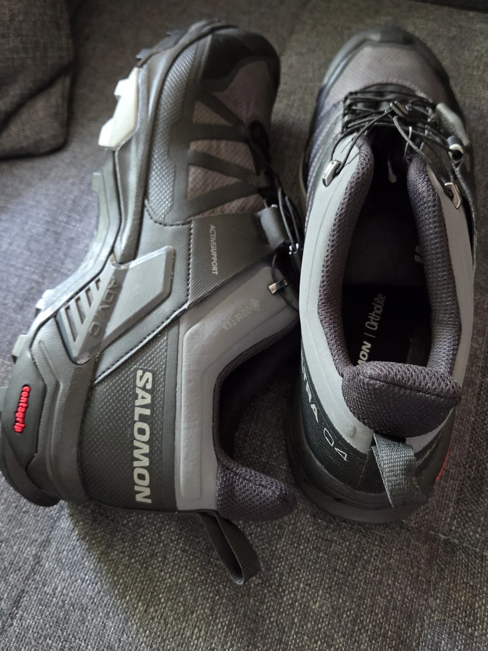 Salomon Men's Gray and Black Trail Running Shoes
